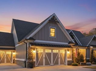 6039 Grand Marina Cir, Gainesville, GA 30506