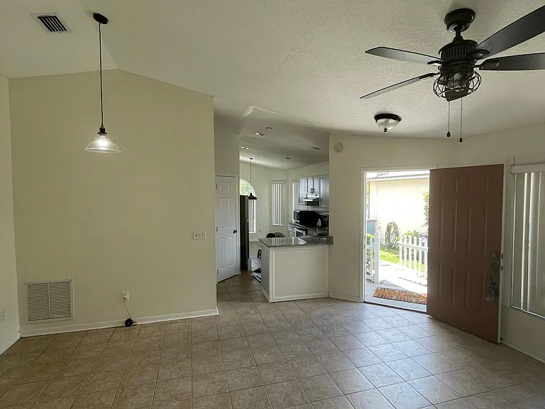 132 Burnsed Pl — Photo 5