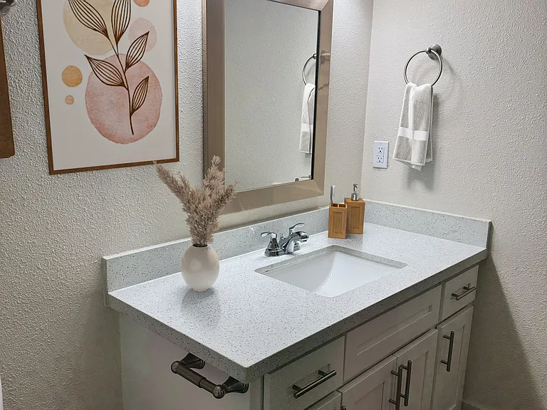Park Colony Apartments — Photo 6