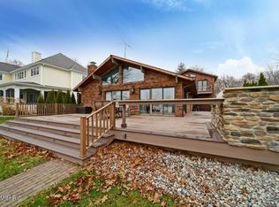50078 E Lake Shore Dr, Dowagiac, MI 49047