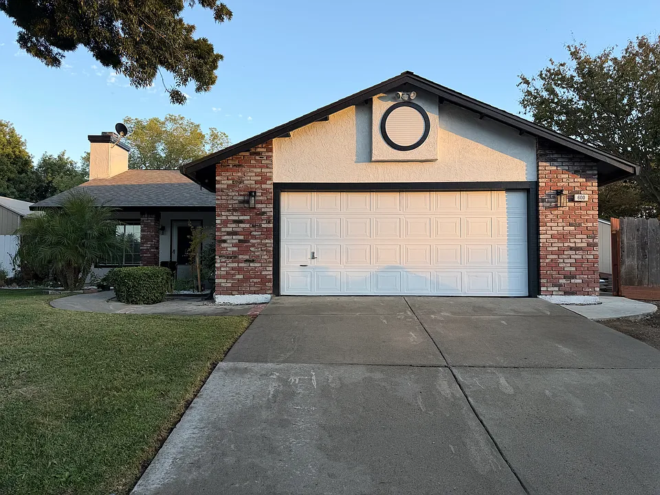 600 Sears Dr