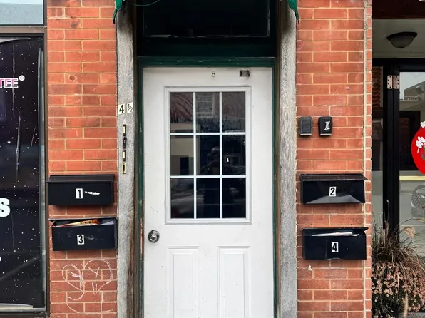 4 1/2 Russell St E #2, Smiths Falls, ON K7A 1E8