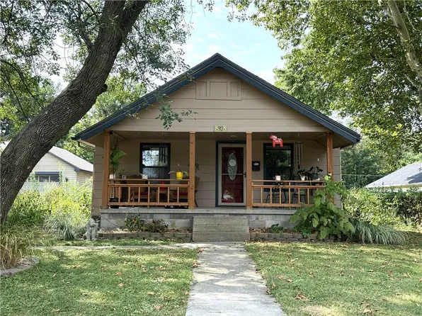 912 E 10th St, Pittsburg, KS 66762