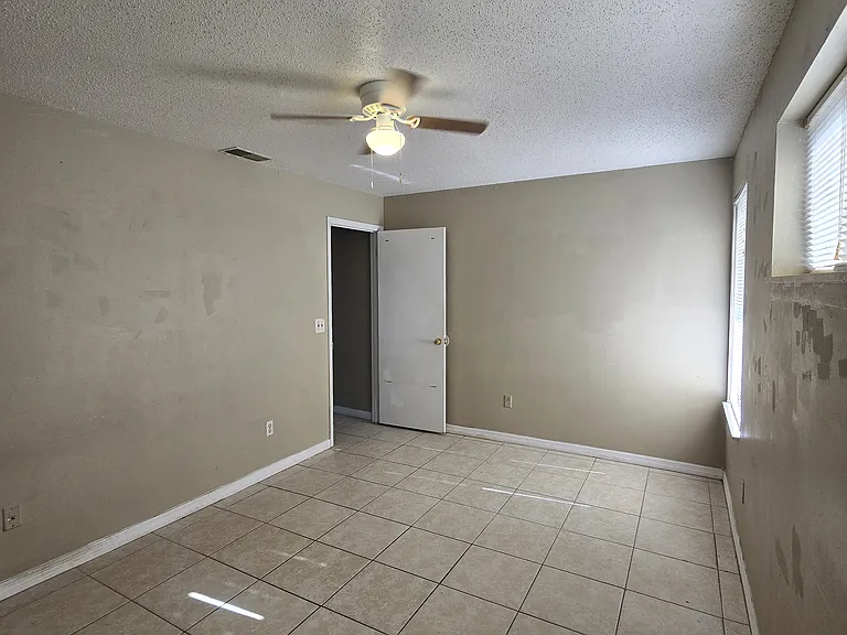 2806 Hunt Club Ln — Photo 12