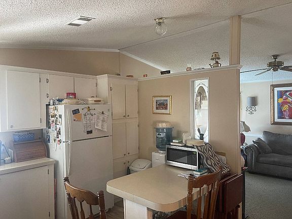 4th image of 128 Landing Dr #101