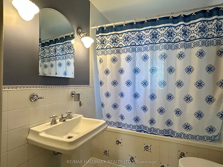 145 Castlefield Ave — Photo 27