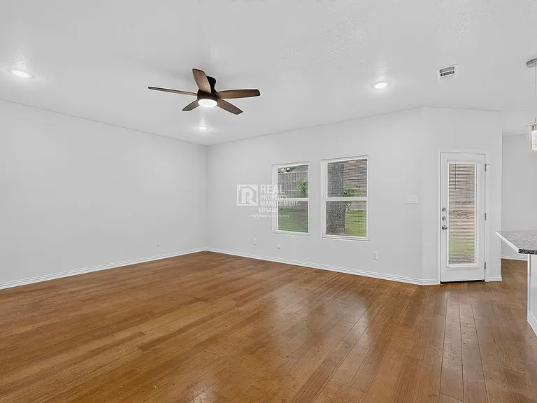 2000 Skylark Dr — Photo 9