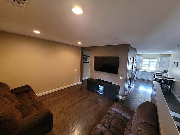 5th image of 502 S Casita St