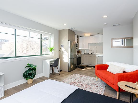 2nd image of 1533 N Wieland St APT 1D