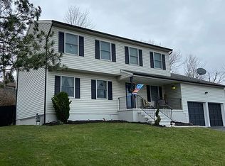 18 Fox Hill Dr, Franklin, NJ 07416