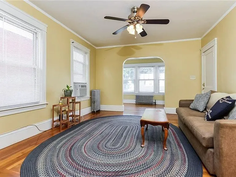 17 Pembroke Ave #2 — Photo 3