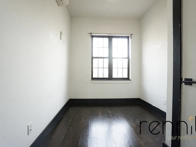 241 Devoe St #2R — Photo 6