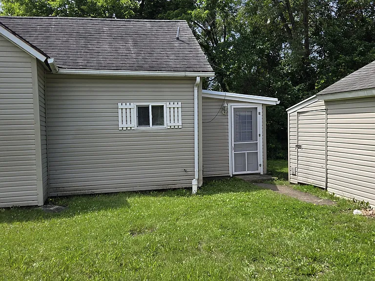 819 N Randolph St — Photo 14