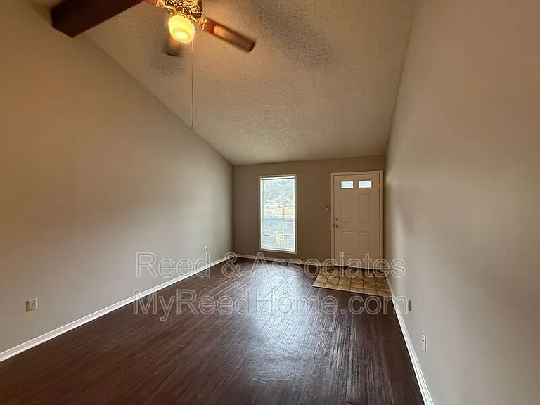 7004 Wesley Ct — Photo 5