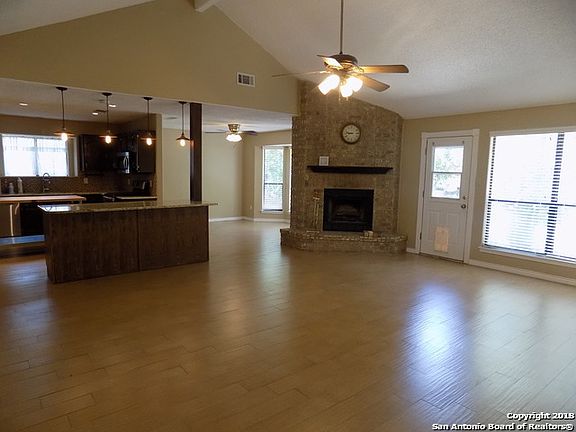 5th image of 1806 Chippington Dr