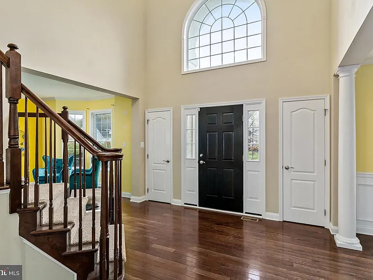 16 Foxcroft Way — Photo 4