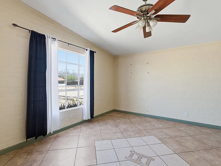 3226 E Bermuda St #1 — Photo 5
