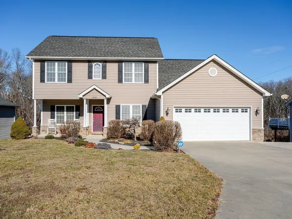 1428 Mandolin Ave, Grottoes, VA 24441