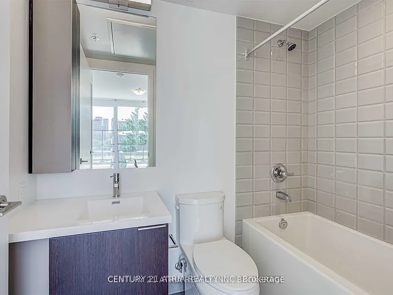 203 College St #512 — Photo 16
