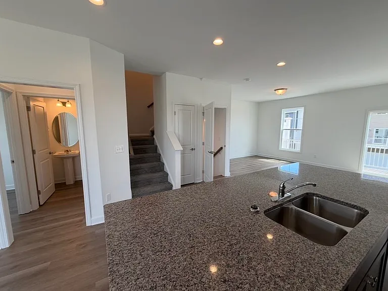 1073 Balsam — Photo 18