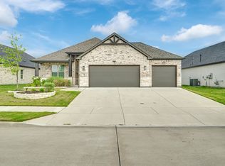 117 Community Dr, Lavon, TX 75166
