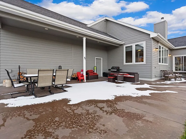 1015 Riparian Dr — Photo 33