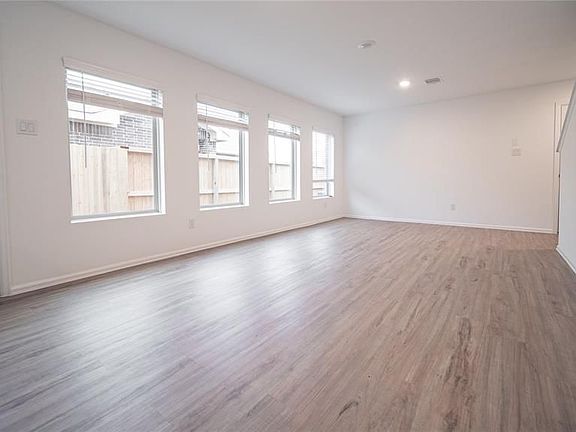 5th image of 4131 Zavala Mill St