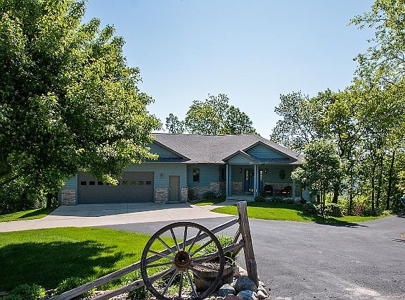2nd image of 146 Marian Ct