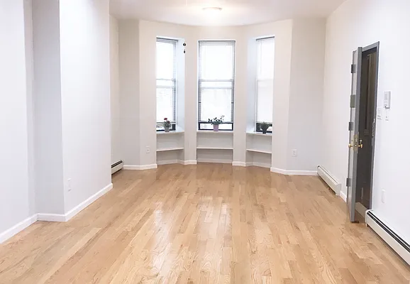 Rented by King Zone Realty Inc | media 10