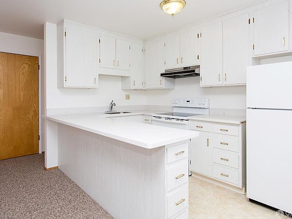 2nd image of 590 2nd Ave APT 6