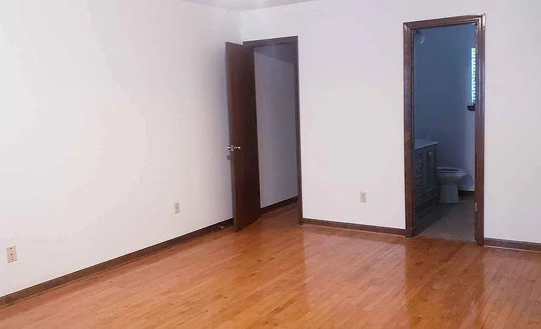 Master Bath (Oversize Master Bedroom 3)