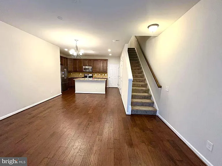 42797 Burrell Sq — Photo 4