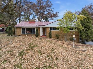 2218 Country Club Dr, Pittsburgh, PA 15241