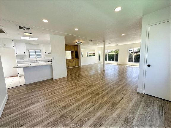 4th image of 21100 State St #84