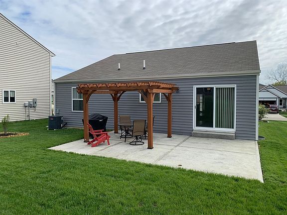 2nd image of 1561 Bear Lake Dr