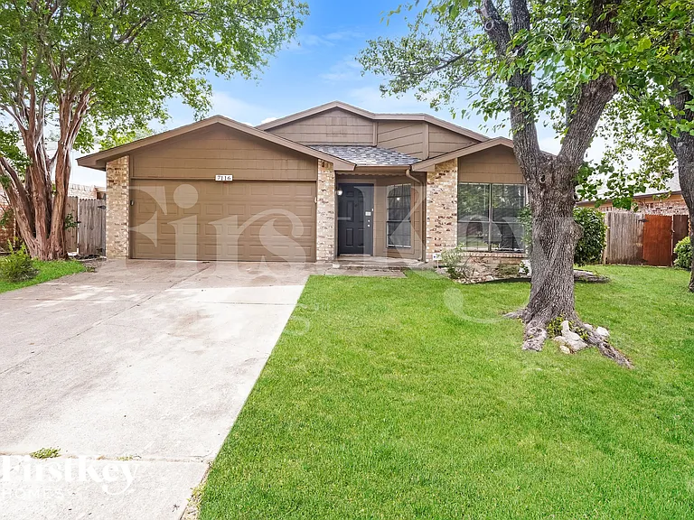 7116 Wayfarer Trl — Photo 1