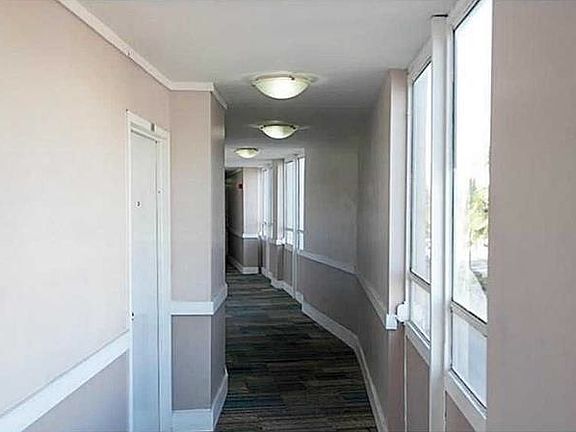 4th image of 710 Washington Ave APT 405