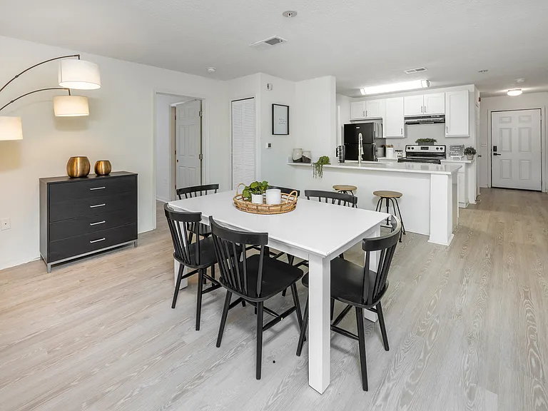 Forest View Apartments — Photo 8
