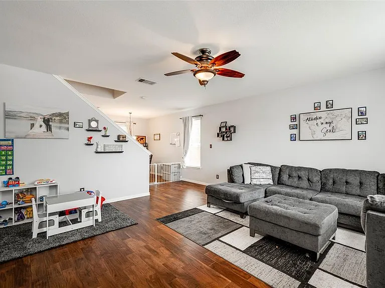 12221 Buzz Schneider Ln — Photo 4
