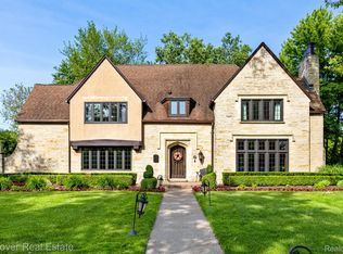 766 Balfour St, Grosse Pointe Park, MI 48230