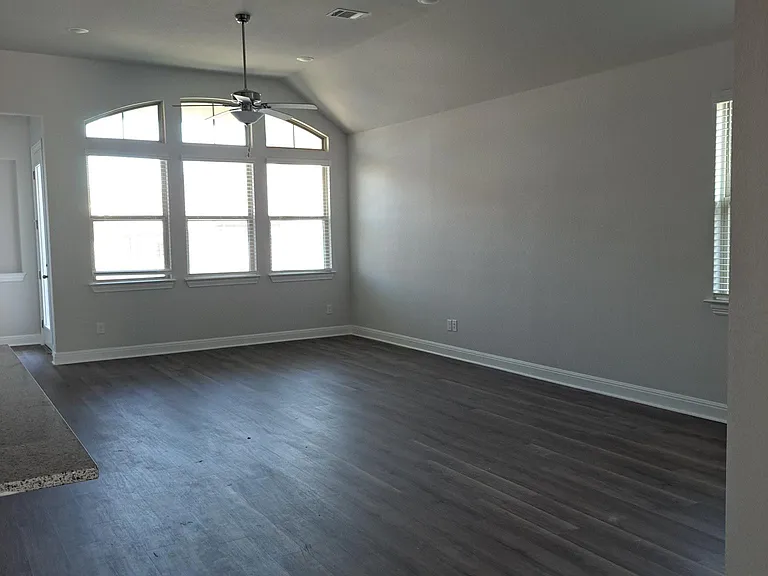 260 Jefferson Dr — Photo 4