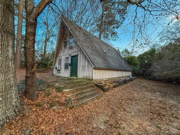 39 Shelby Speights Dr, Purvis, MS 39475