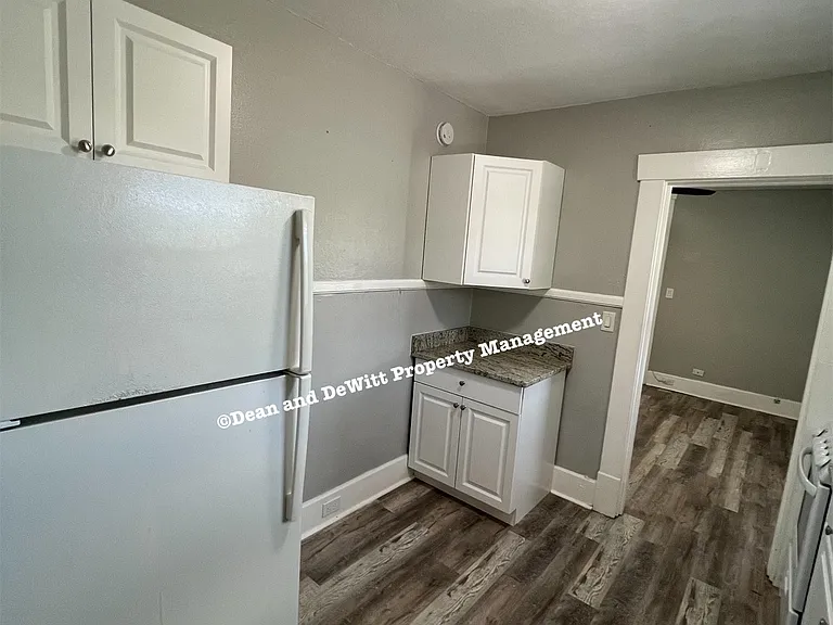 932 10th St N #3 — Photo 9