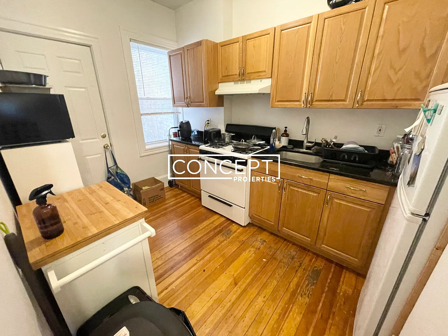 3 bed, 1.0 bath, $4,350 — Photo 2
