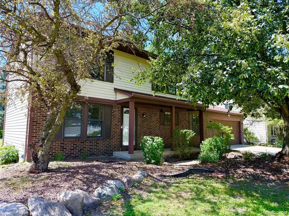 23533 Nilan Dr, Novi, MI 48375