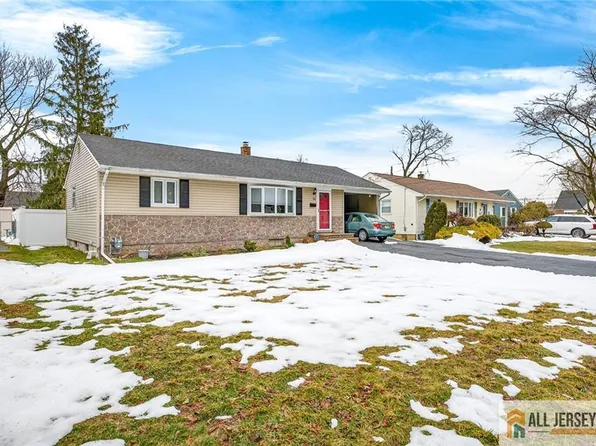 13 Yates Dr, East Brunswick, NJ 08816