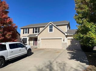 728 Glenview Dr, Leavenworth, KS 66048