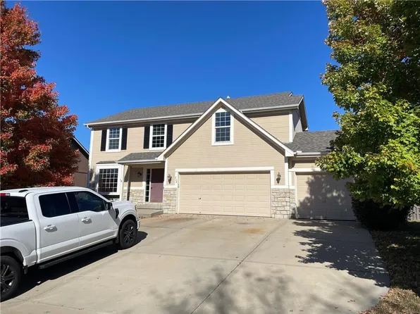 728 Glenview Dr, Leavenworth, KS 66048