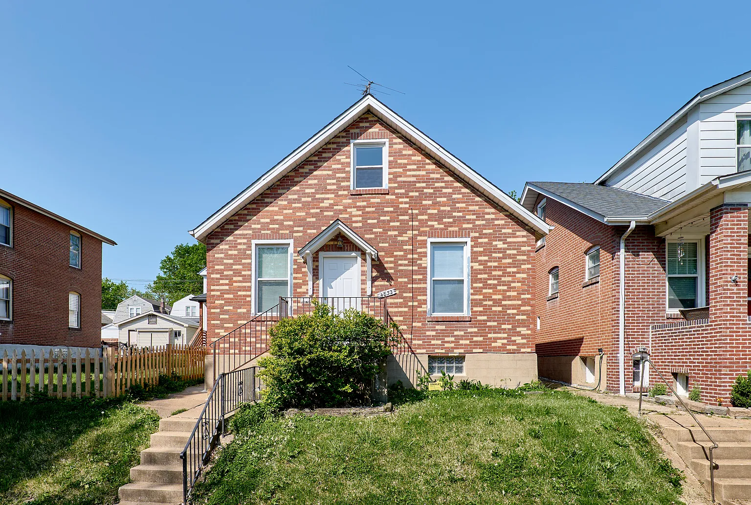 4832 Goethe Ave photo 1
