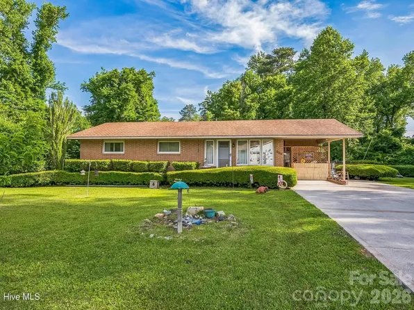 525 Edwards Rd, Jacksonville, NC 28540